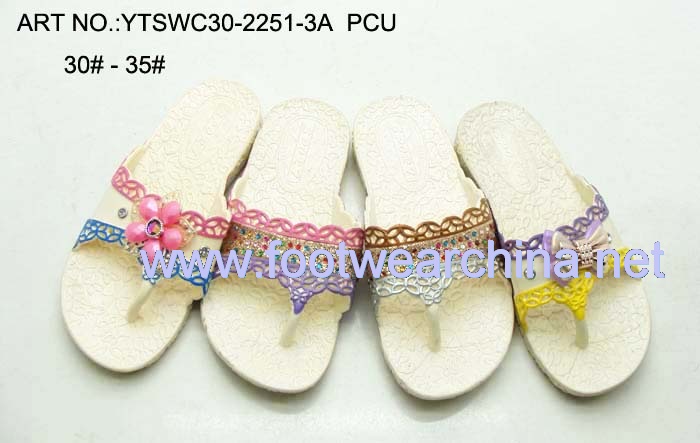 PVC-Slippers-Crystal-Shoes-Garden-Shoes